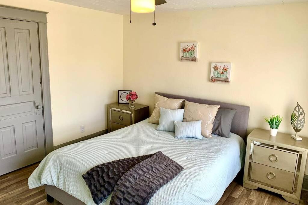 Вілла 5Br Niagara Getaway Prime Location-Sleeps 10 Ніагара-Фоллс Екстер'єр фото