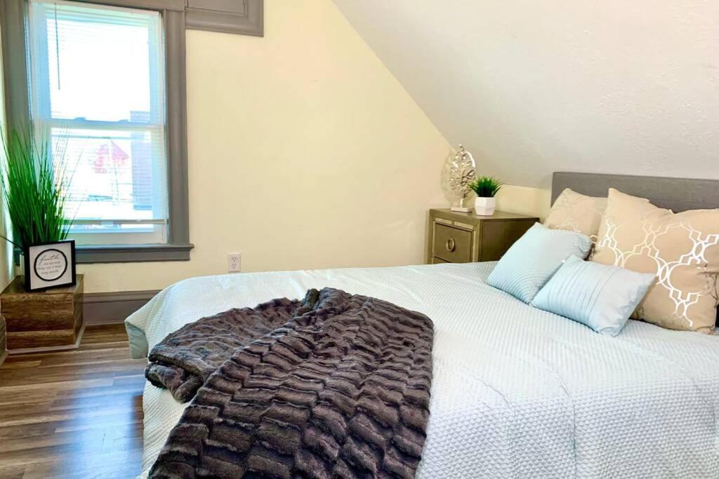 Вілла 5Br Niagara Getaway Prime Location-Sleeps 10 Ніагара-Фоллс Екстер'єр фото